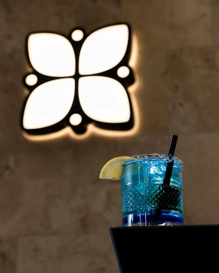 Emery Hotel Pristina Exteriör bild