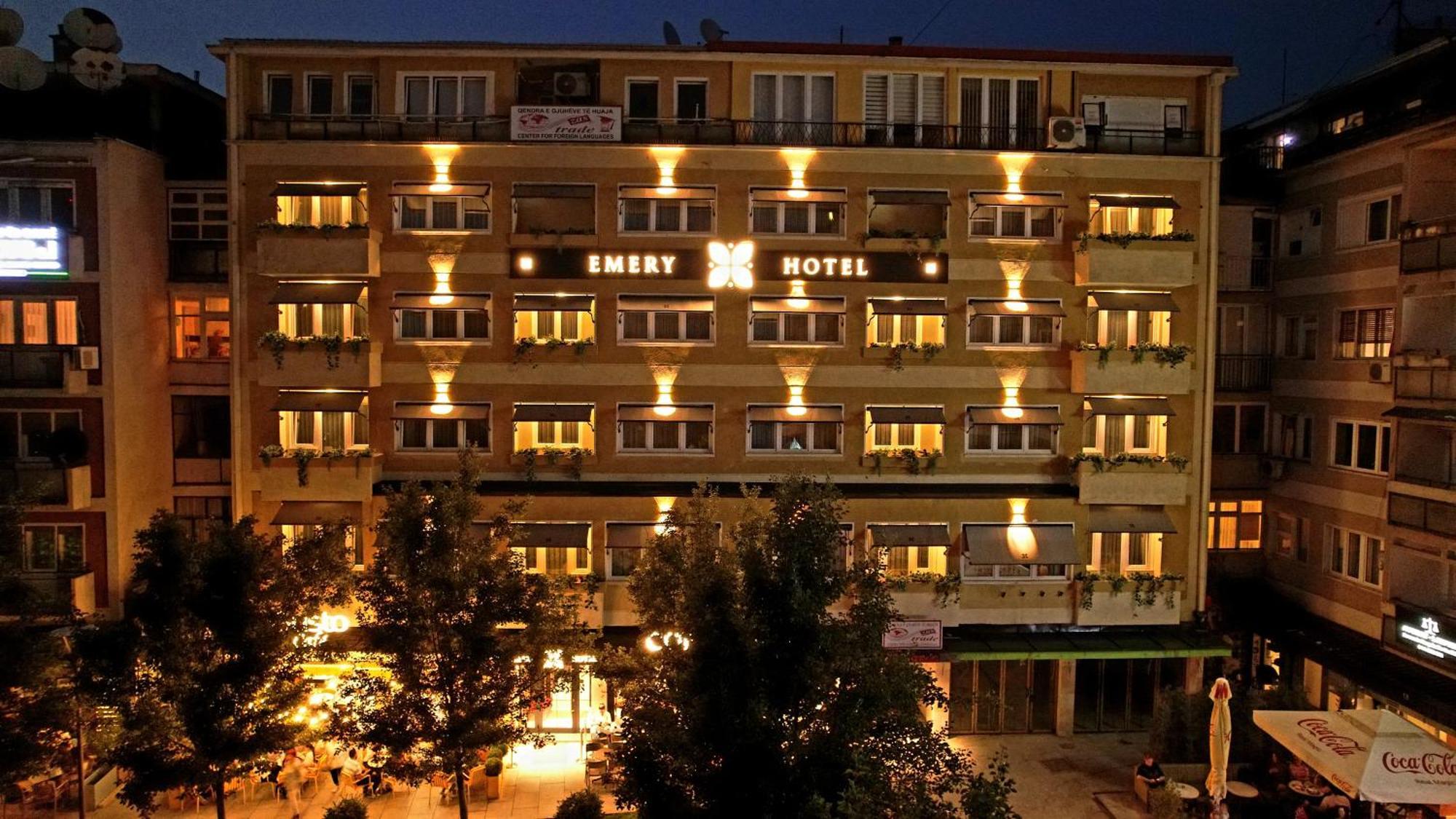 Emery Hotel Pristina Exteriör bild